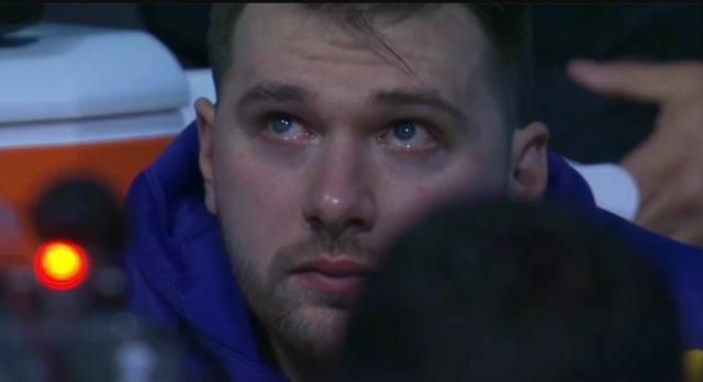 开云下载-卢卡落泪，两万人同悲！达拉斯见证NBA最虐重逢