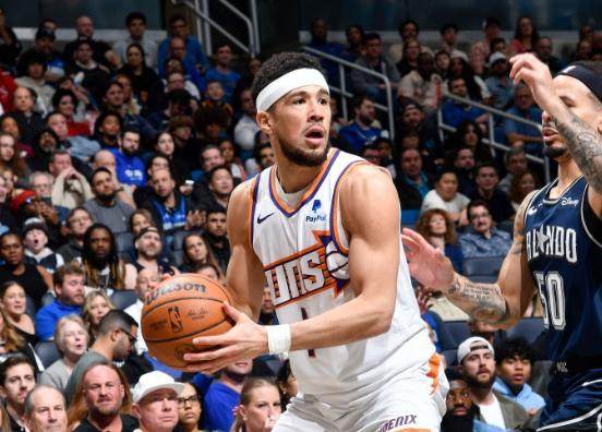 开云-布克两战106分连败！太阳隐患多杜兰特冲冠没底气