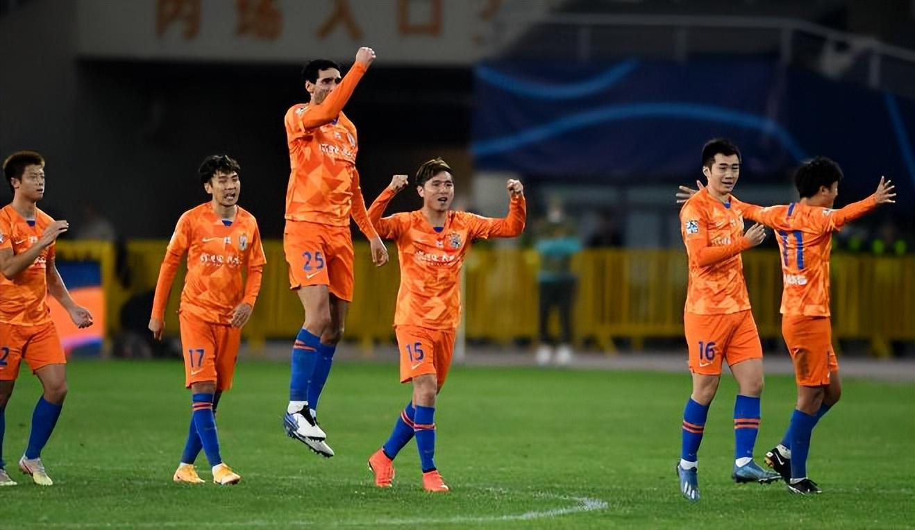 开云-意外！他有望成鲁能新赛季首位提前锁定主力的王牌新星，值得期待