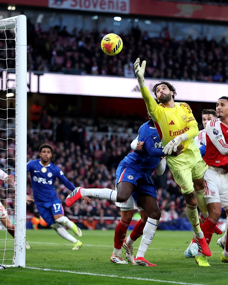 舒梅切尔当面夸赞拉亚：没有你本赛季阿森纳不会是现在的位置